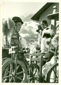 Fotografia d epoca originale 1939 CORTINA D AMPEZZO BL Carri allegorici a Corsa Sestieri per carnevale FOTO 1